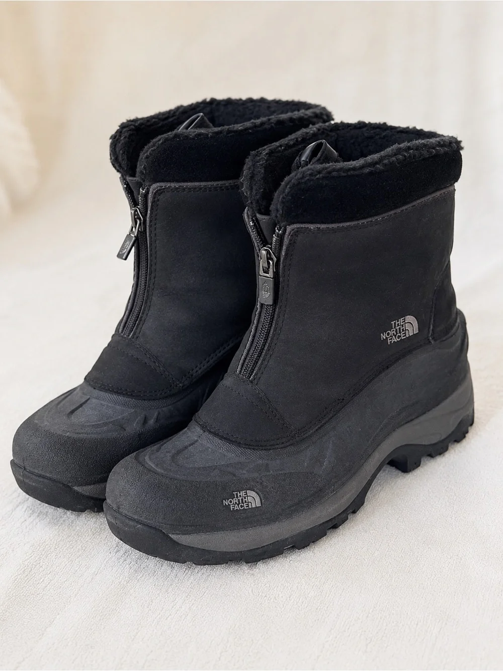 The North Face Chilkat V Zip Insulated Waterproof Snow Boots Women’s Size 8